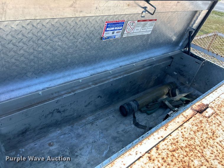 image for item EK3405 2016 Ford F550 XL Super Duty utility / service truck