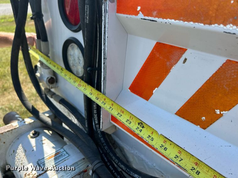 image for item EK3405 2016 Ford F550 XL Super Duty utility / service truck