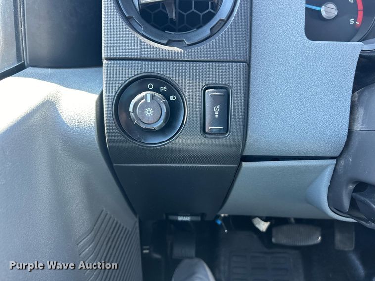 image for item EK3405 2016 Ford F550 XL Super Duty utility / service truck