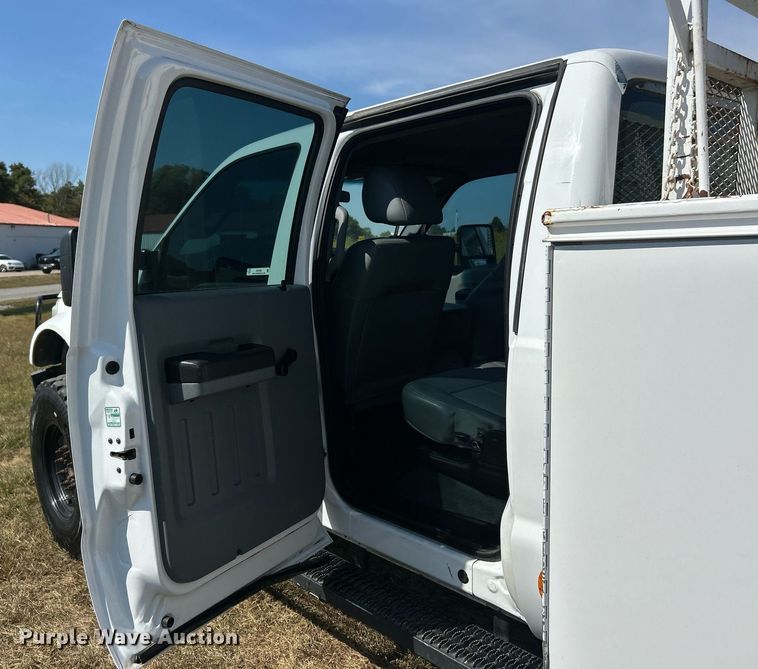 image for item EK3405 2016 Ford F550 XL Super Duty utility / service truck