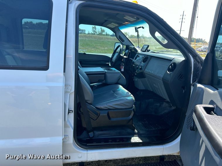 image for item EK3405 2016 Ford F550 XL Super Duty utility / service truck