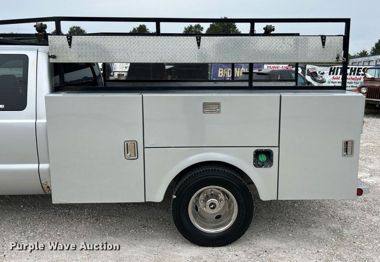 image for item EK3423 2010 Ford F350 Super Duty XLT SuperCab utility bed pickup truck