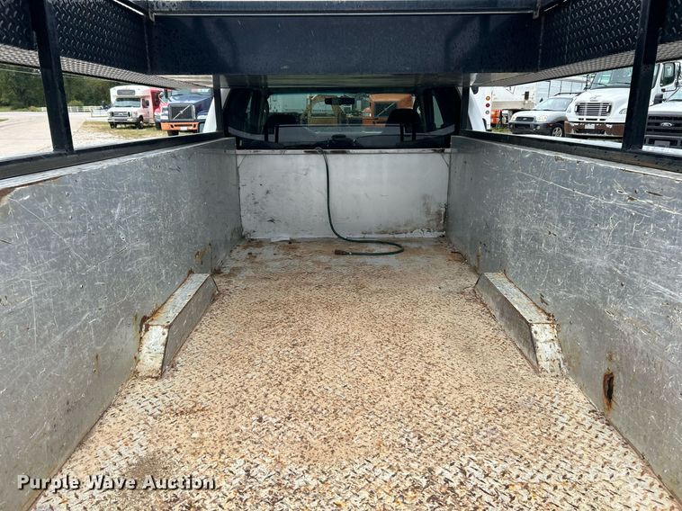 image for item EK3423 2010 Ford F350 Super Duty XLT SuperCab utility bed pickup truck
