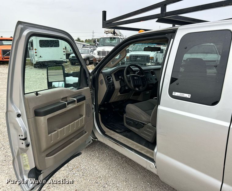 image for item EK3423 2010 Ford F350 Super Duty XLT SuperCab utility bed pickup truck