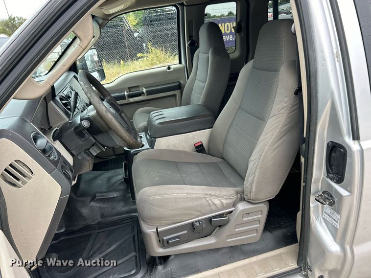 image for item EK3423 2010 Ford F350 Super Duty XLT SuperCab utility bed pickup truck