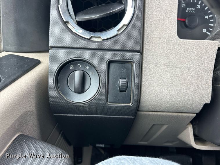 image for item EK3423 2010 Ford F350 Super Duty XLT SuperCab utility bed pickup truck