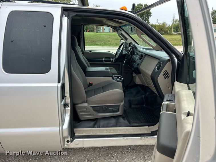 image for item EK3423 2010 Ford F350 Super Duty XLT SuperCab utility bed pickup truck