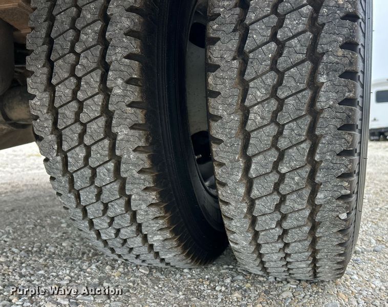 image for item EK3423 2010 Ford F350 Super Duty XLT SuperCab utility bed pickup truck