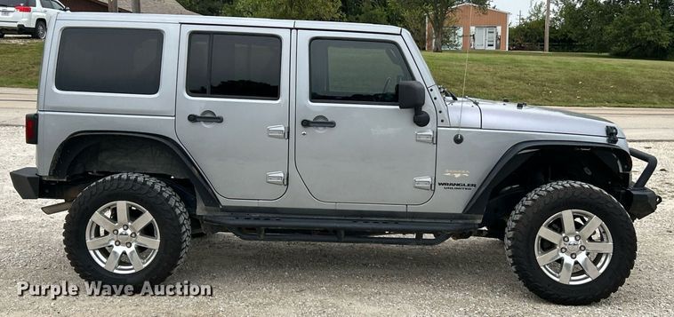 image for item EK3424 2013 Jeep Wrangler Unlimited Sahara SUV