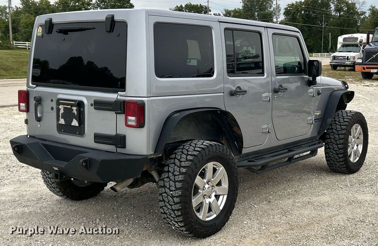 image for item EK3424 2013 Jeep Wrangler Unlimited Sahara SUV