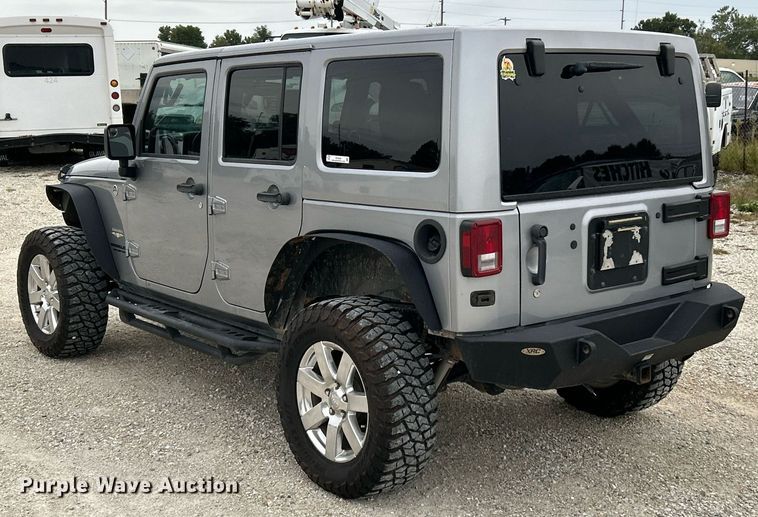 image for item EK3424 2013 Jeep Wrangler Unlimited Sahara SUV
