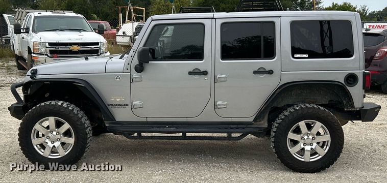 image for item EK3424 2013 Jeep Wrangler Unlimited Sahara SUV