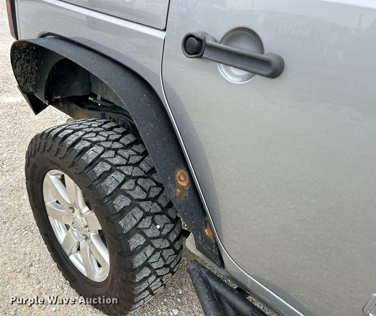 image for item EK3424 2013 Jeep Wrangler Unlimited Sahara SUV