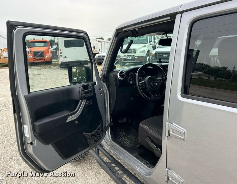 image for item EK3424 2013 Jeep Wrangler Unlimited Sahara SUV