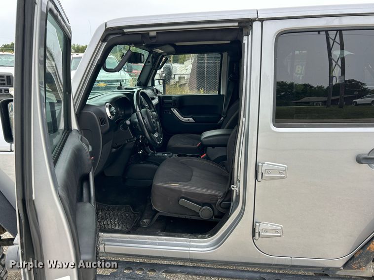 image for item EK3424 2013 Jeep Wrangler Unlimited Sahara SUV