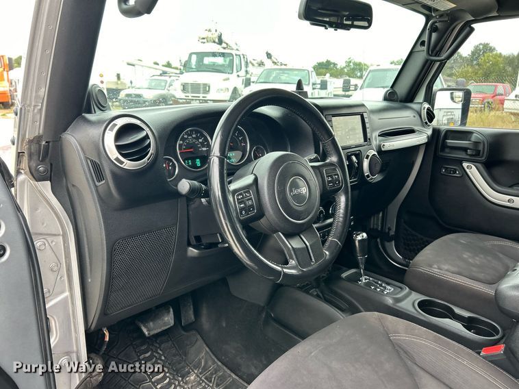 image for item EK3424 2013 Jeep Wrangler Unlimited Sahara SUV