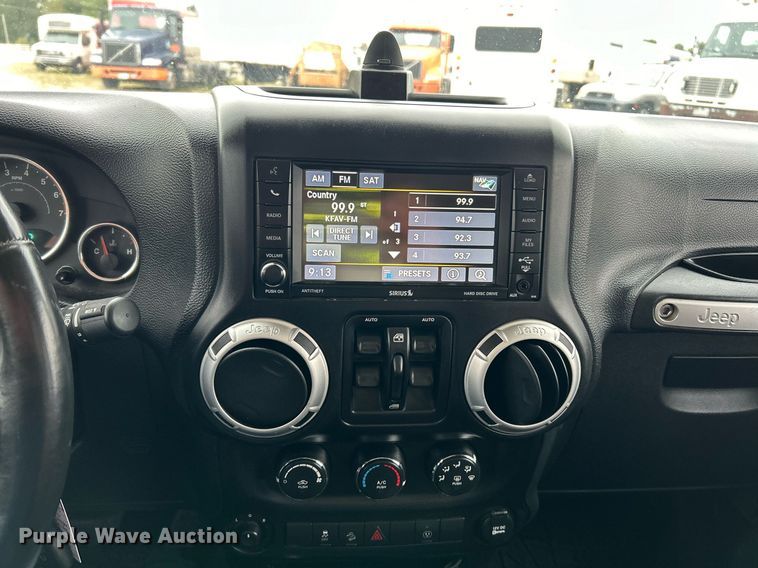 image for item EK3424 2013 Jeep Wrangler Unlimited Sahara SUV