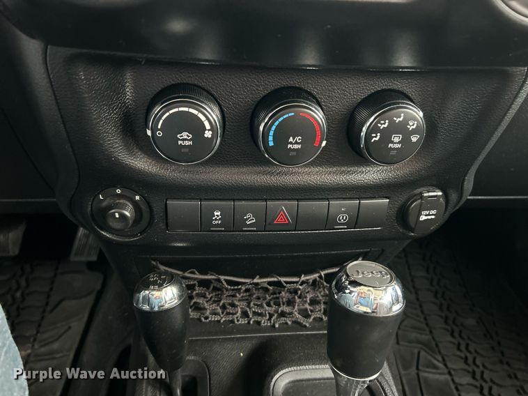 image for item EK3424 2013 Jeep Wrangler Unlimited Sahara SUV