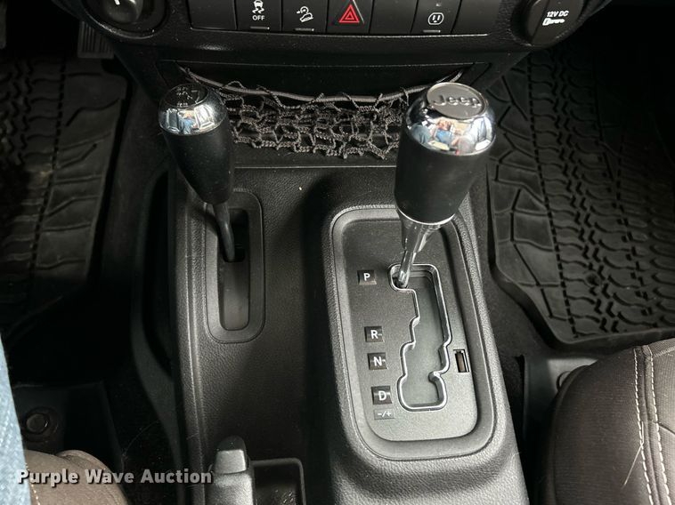 image for item EK3424 2013 Jeep Wrangler Unlimited Sahara SUV