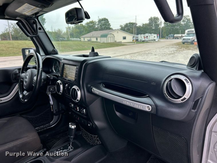 image for item EK3424 2013 Jeep Wrangler Unlimited Sahara SUV