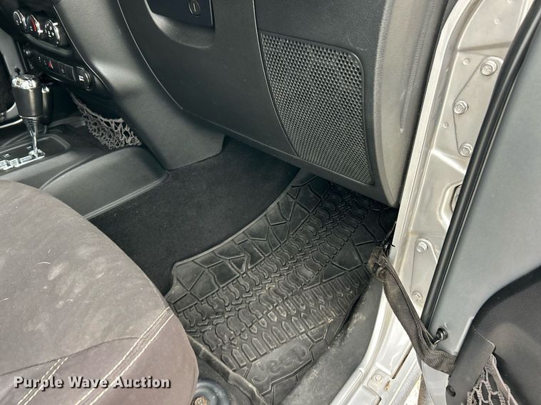 image for item EK3424 2013 Jeep Wrangler Unlimited Sahara SUV