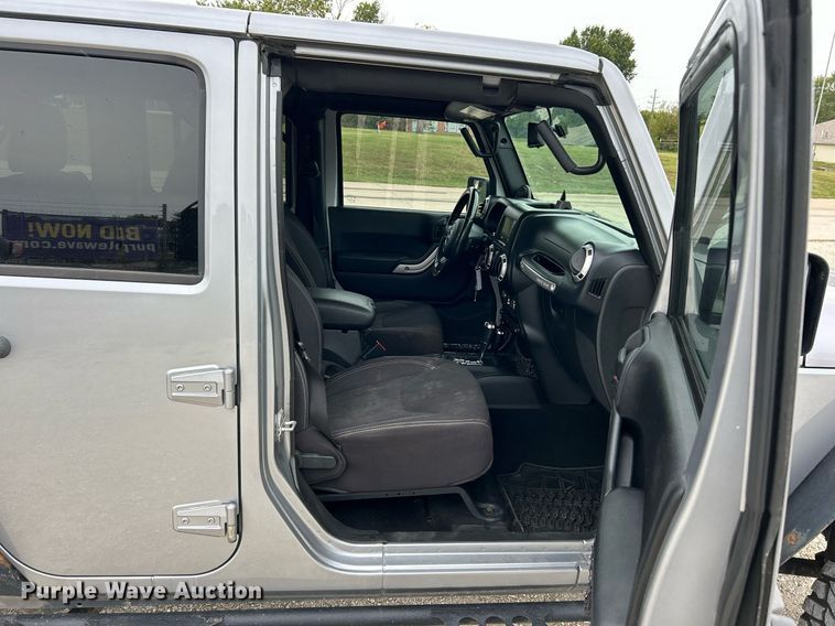 image for item EK3424 2013 Jeep Wrangler Unlimited Sahara SUV