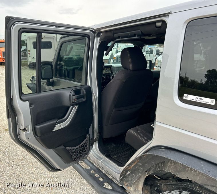 image for item EK3424 2013 Jeep Wrangler Unlimited Sahara SUV