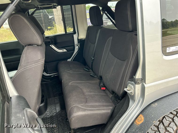 image for item EK3424 2013 Jeep Wrangler Unlimited Sahara SUV