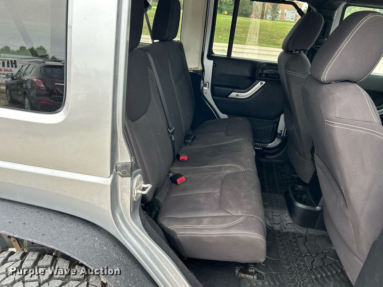 image for item EK3424 2013 Jeep Wrangler Unlimited Sahara SUV