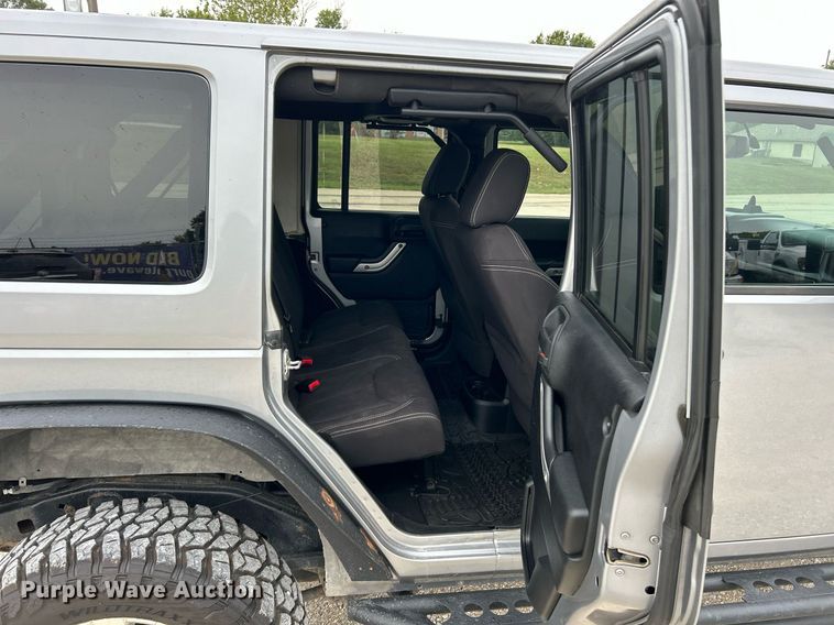 image for item EK3424 2013 Jeep Wrangler Unlimited Sahara SUV