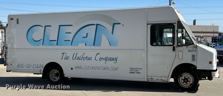 image for item EK3434 2004 Freightliner MT45 delivery van