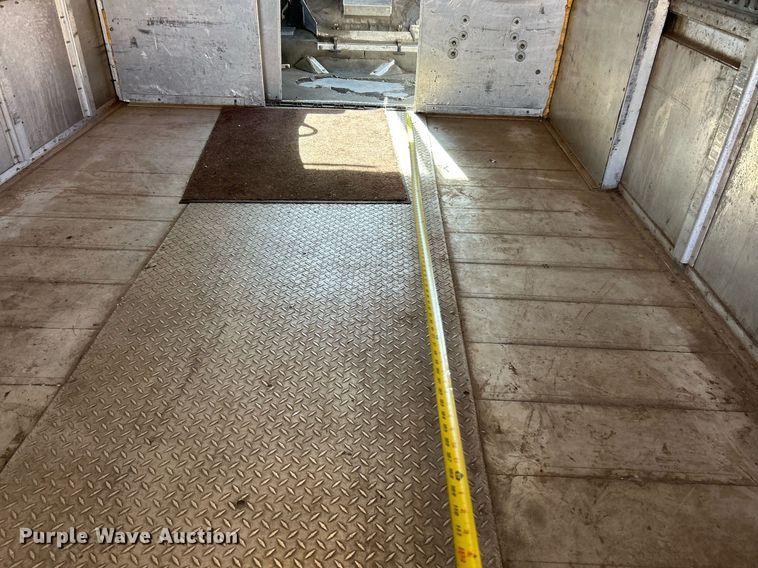 image for item EK3434 2004 Freightliner MT45 delivery van