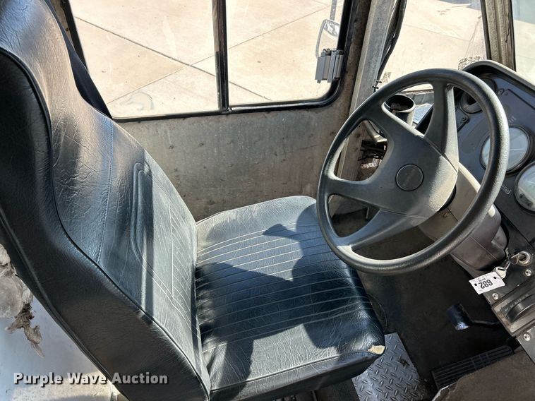 image for item EK3434 2004 Freightliner MT45 delivery van