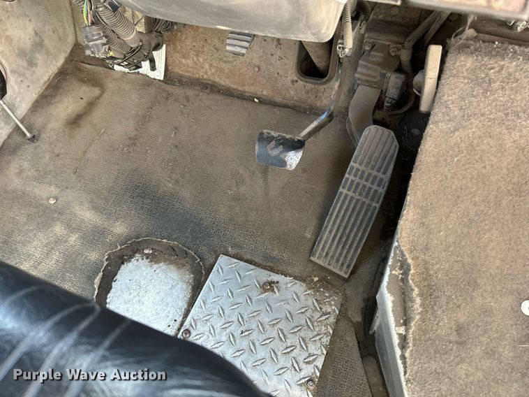 image for item EK3434 2004 Freightliner MT45 delivery van