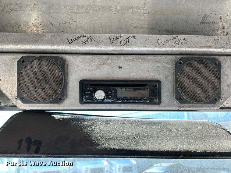 image for item EK3434 2004 Freightliner MT45 delivery van