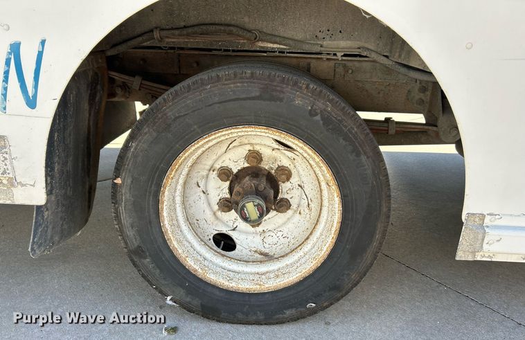 image for item EK3434 2004 Freightliner MT45 delivery van