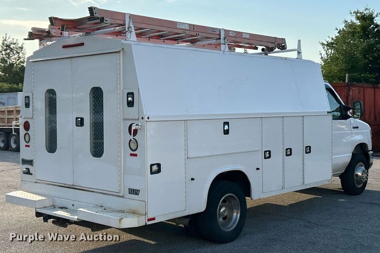 image for item EK3457 2017 Ford E450 Super Duty utility van