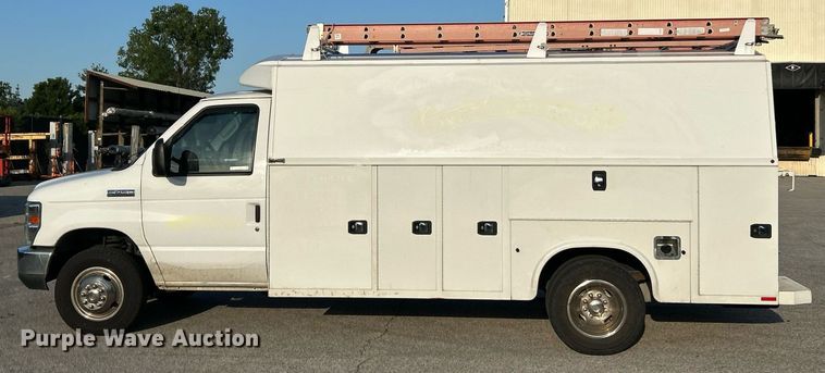 image for item EK3457 2017 Ford E450 Super Duty utility van