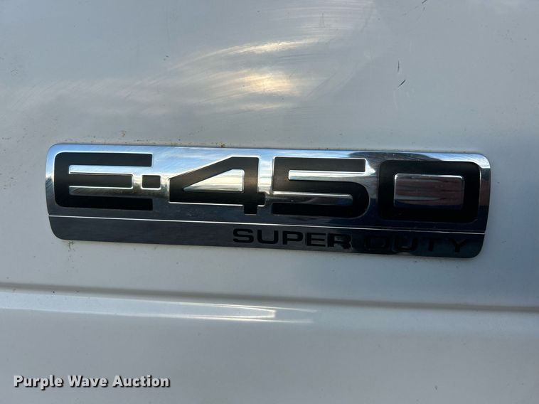 image for item EK3457 2017 Ford E450 Super Duty utility van