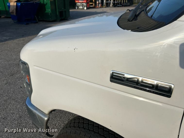 image for item EK3457 2017 Ford E450 Super Duty utility van