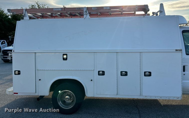 image for item EK3457 2017 Ford E450 Super Duty utility van