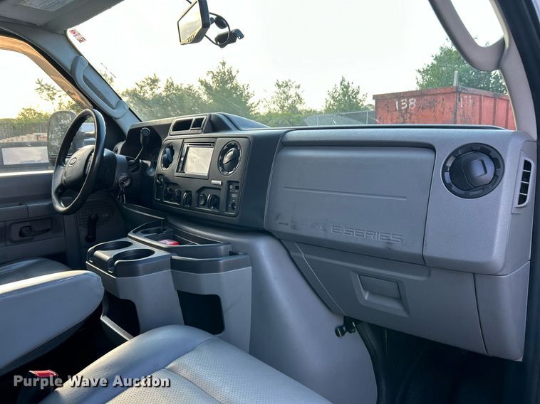 image for item EK3457 2017 Ford E450 Super Duty utility van