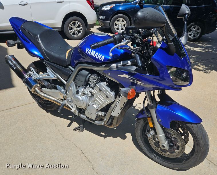 image for item EN0036 2001 Yamaha  ZF1000 motorcycle