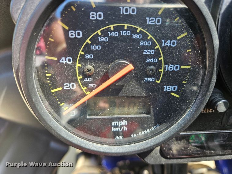 image for item EN0036 2001 Yamaha  ZF1000 motorcycle