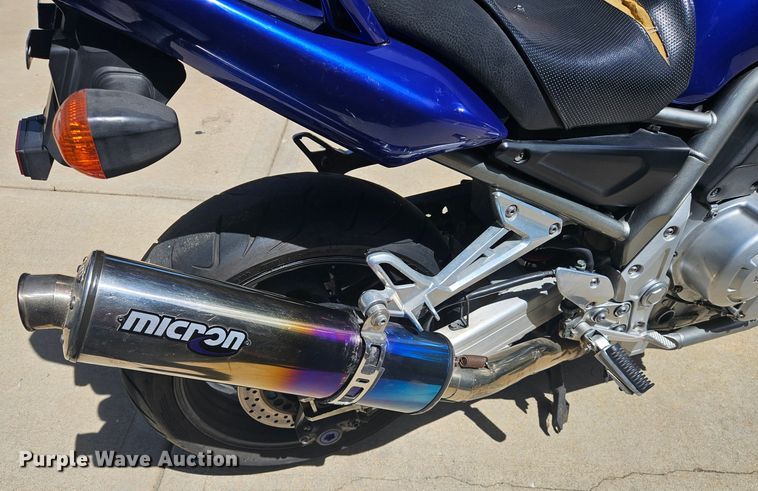 image for item EN0036 2001 Yamaha  ZF1000 motorcycle