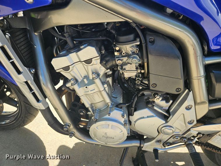 image for item EN0036 2001 Yamaha  ZF1000 motorcycle