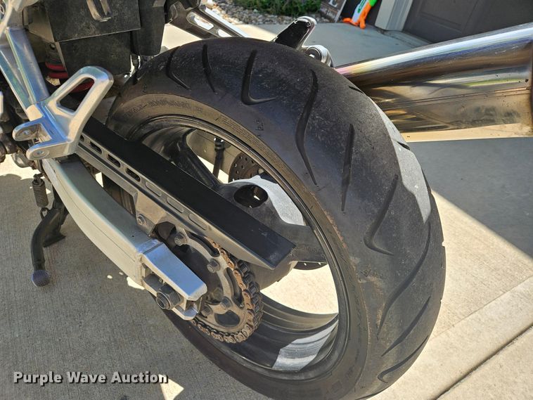 image for item EN0036 2001 Yamaha  ZF1000 motorcycle