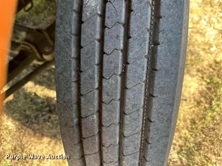 image for item EN0039 1990 International  1652 delivery truck