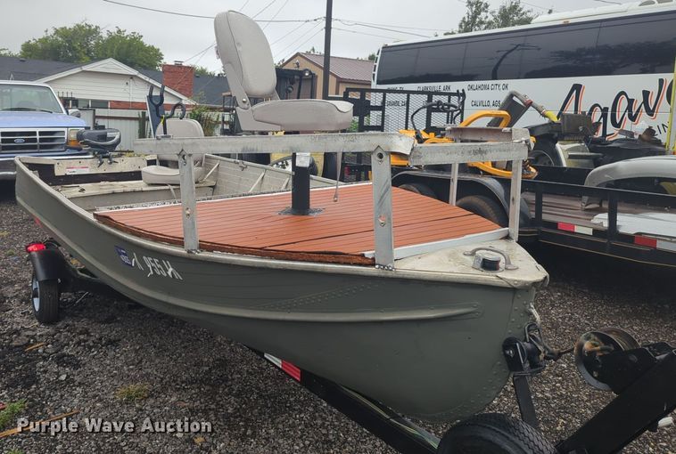 image for item EQ2200 1960 Rili boat