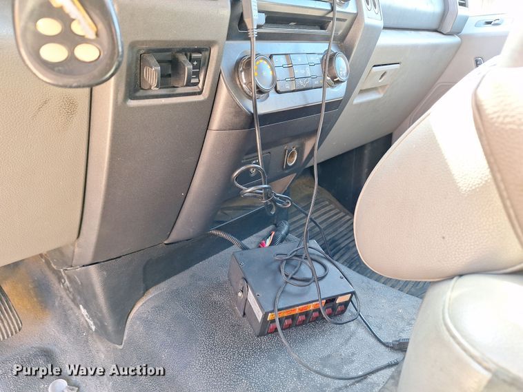 image for item EQ2214 2018 Ford F350 Super Duty utility bed pickup truck